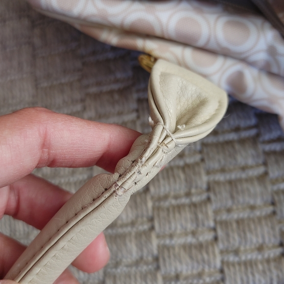 GUC Carters Diaper Bag Gender Neutral Beige White - Picture 12 of 12